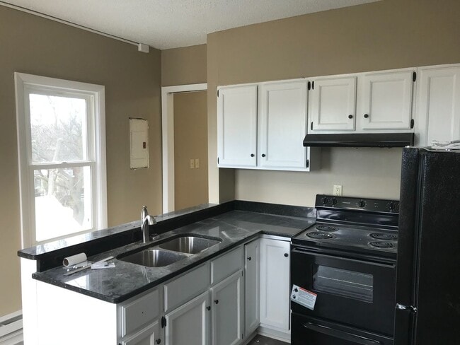 Photo - 217-219 Bates Ave Unit 217 - 2