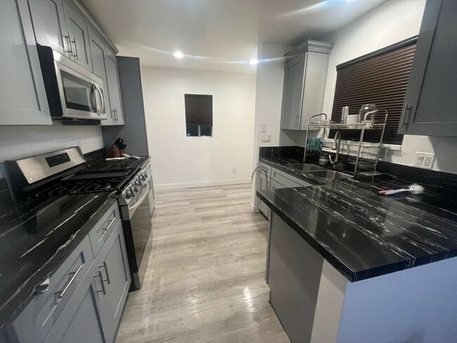 Photo - 1620 S Holt Ave