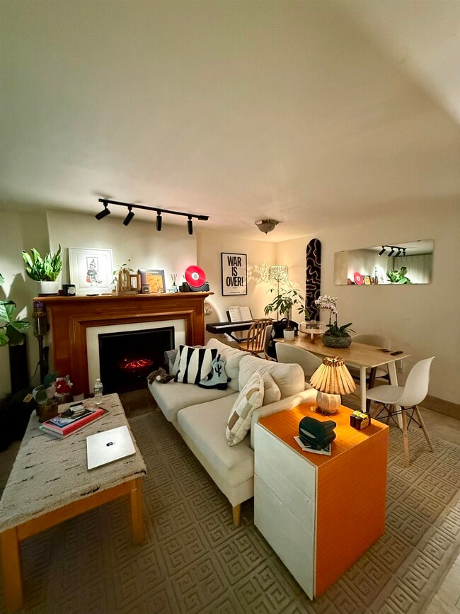 Photo - 613 JERSEY Ave Unit 1