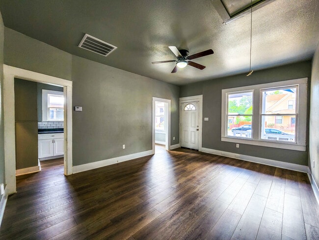 Photo - 126 Uvalde St Unit 102