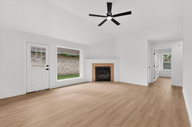 14305 Vandever St