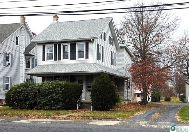 Photo - 735 W Broad St