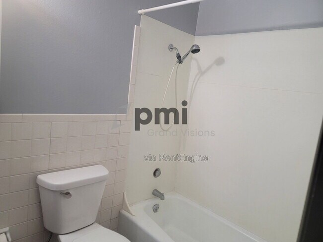 Photo - 1301 Mitchem Dr Unidad 1