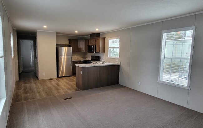 Photo - 160 Forrest Ave