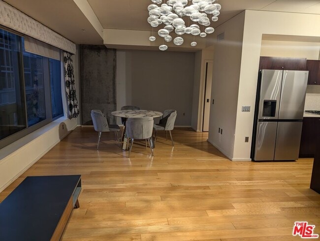 1155 S Grand Ave Unit 302