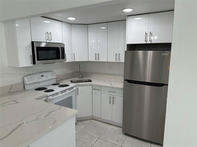 Building Photo - 4715 NW 7th St Unit 1082-1082 Rental