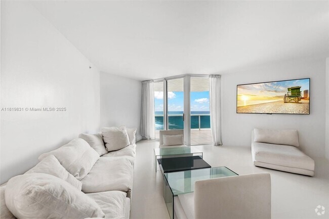 Building Photo - 4779 Collins Ave Unit 3108 Rental