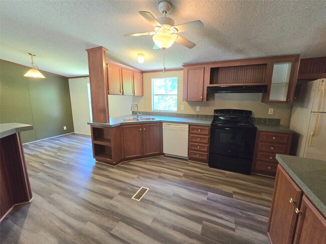 Photo - 111 Lakeside Woods Dr