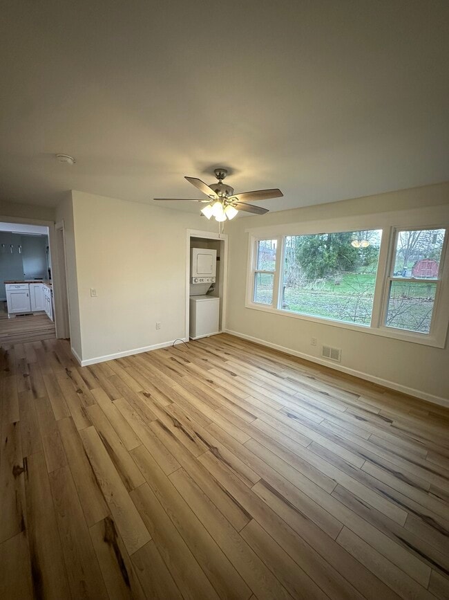 Photo - 305 Magnolia Dr