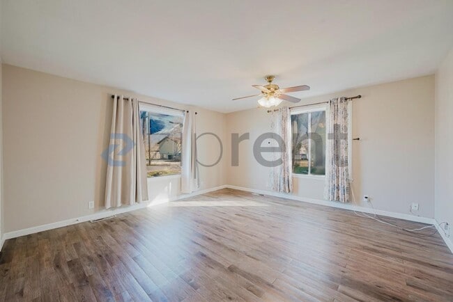 Photo - 593 W 1020 S