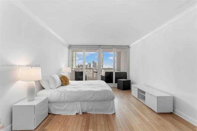 Building Photo - 1717 N Bayshore Dr Unit A-3137 Rental