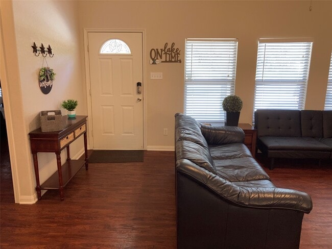 Photo - 149 Morris Ln