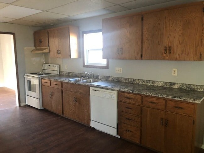 Photo - 3 Bedroom House!