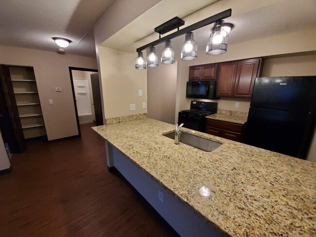 Building Photo - 1108-1110 East McKinley Avenue Unit 1110 East McKinley Avenue Rental