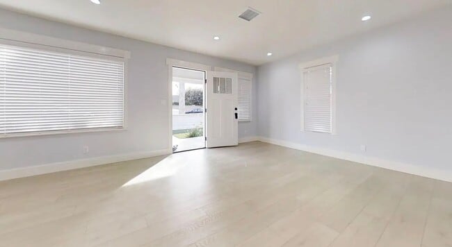 Photo - Adorable 3 bedroom in near Old Town Orange