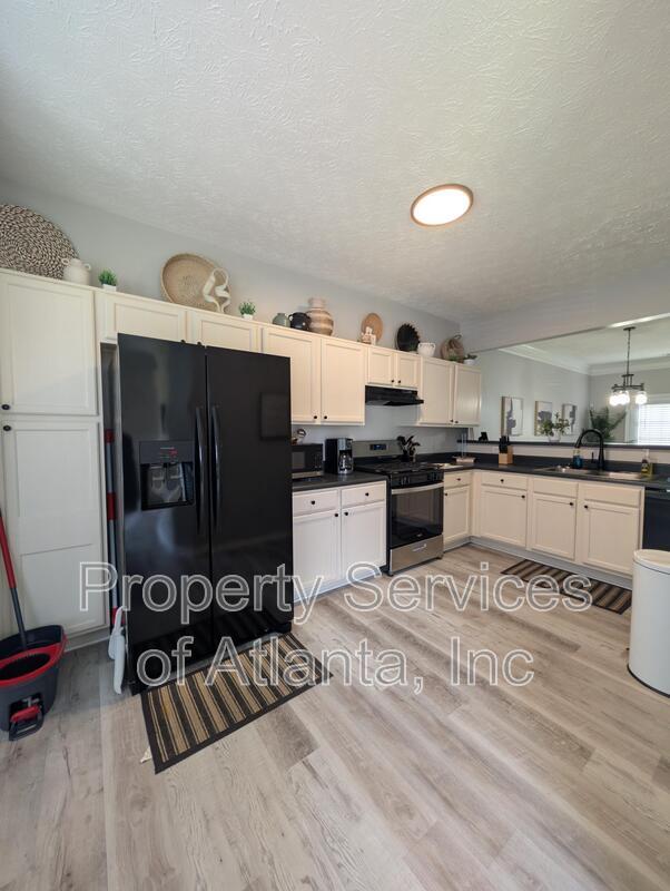 Photo - 5690 Hampton Ct