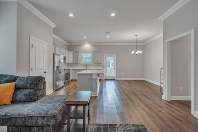 Photo - 4 Bedroom House Near LSU on Burbank