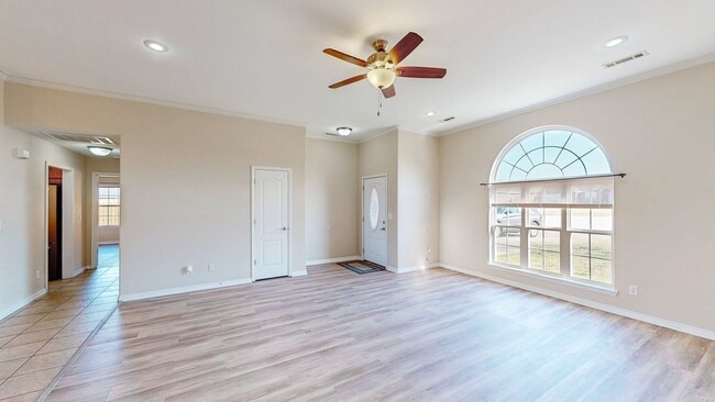 Photo - 5005 David Dr