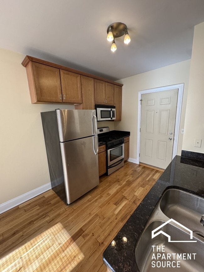 Photo - 4566 W George St Unit 1