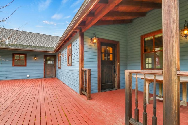 Photo - 521 Redmond-Fall City Rd SE