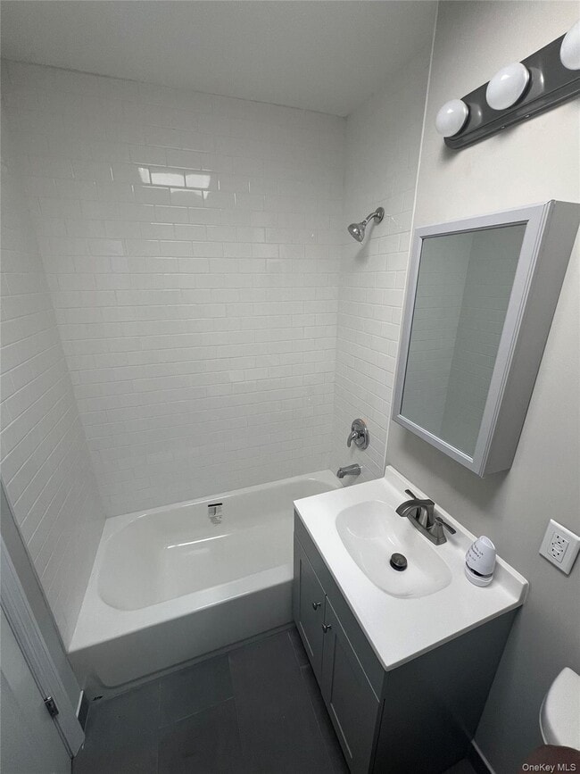 Photo - 609 E 96th St Unit 2