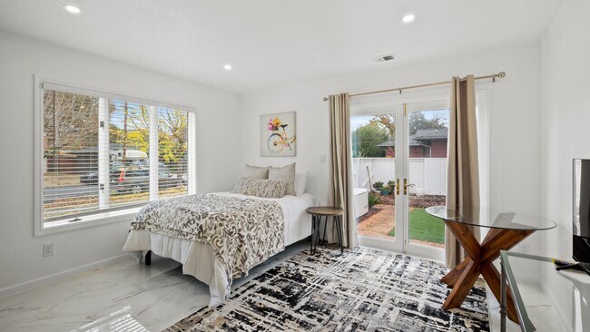 Photo - 1819 Cedar St