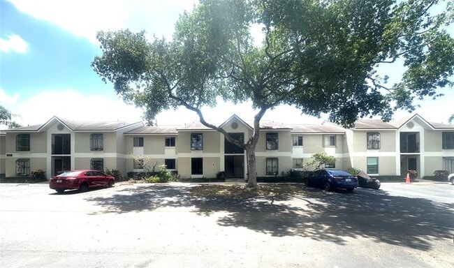 Building Photo - 717 Gardens Dr Unit 103 Rental