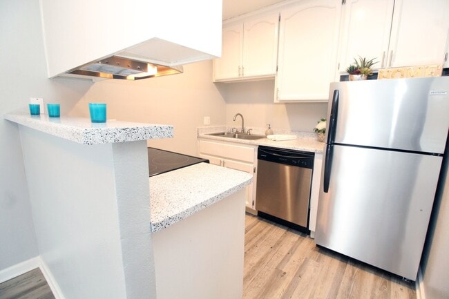 Photo - Sierra Square