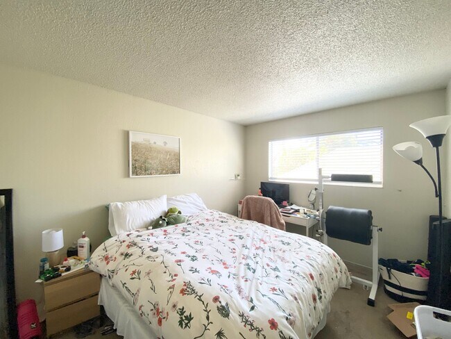 Photo - 2212 Blake Street