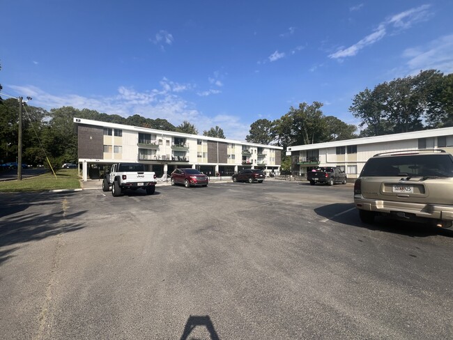 Photo - Emeralds Apartments