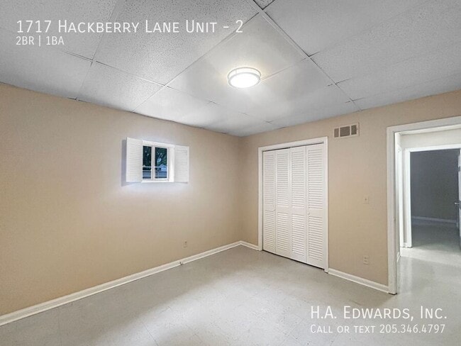 Building Photo - 1717 Hackberry Ln Unit 2