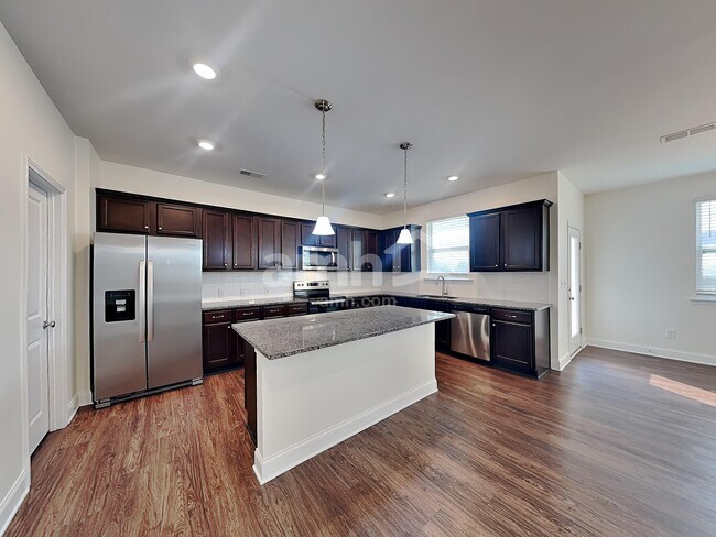 Photo - 160 Twin River Dr