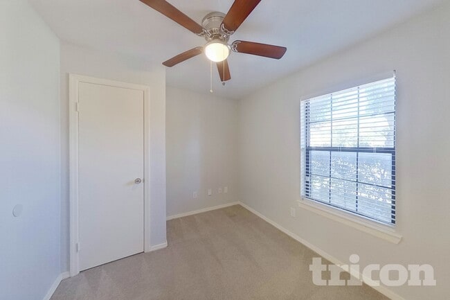 Photo - 161 Hunter Dr