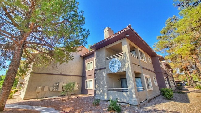 Building Photo - 5044 S Rainbow Blvd