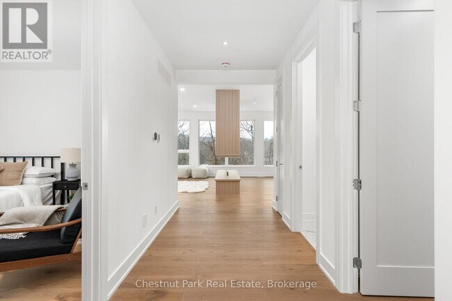 Photo - 25 Deerhurst Highlands Dr