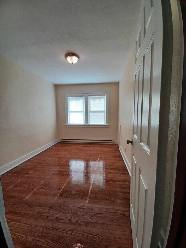 Photo - 2422 Benderwirt Ave Unit 2422-1