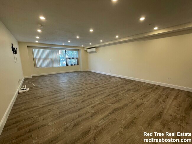 1028 Commonwealth Ave Unit 205