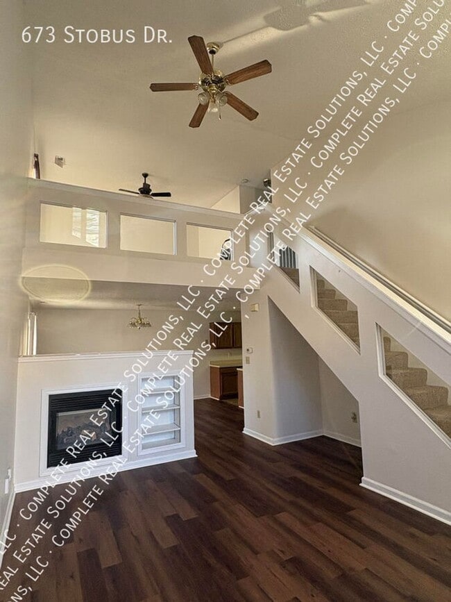 Photo - 673 Stobus Dr