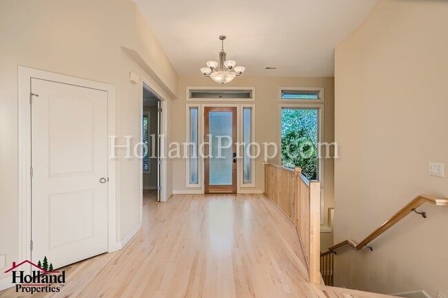 Photo - Gorgeous Single Home in Great location!!!