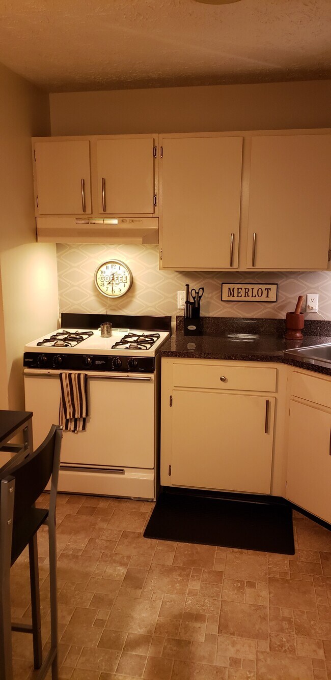 Hilltop Terrace Apartments!!! Amazing rental!