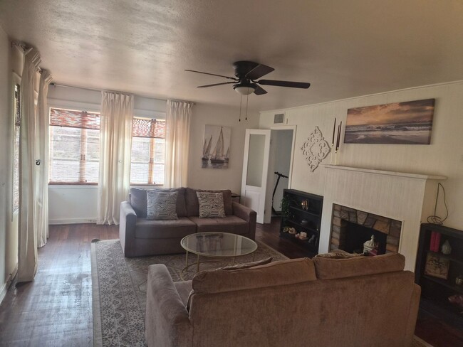 Photo - Spacious Tempe Home – Available 3/1/26!