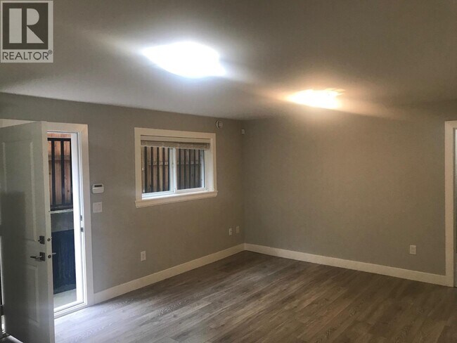 Photo - 13XX Hames Cres