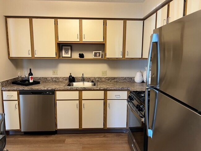 Photo - Oakwood Apartments