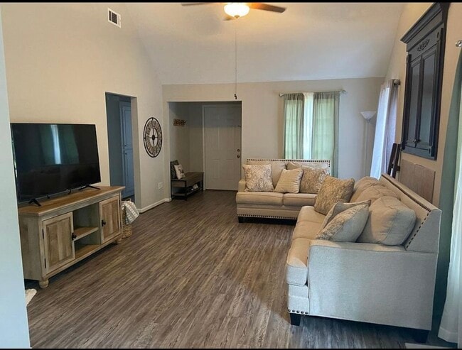 Photo - 3721 Phelts Dr