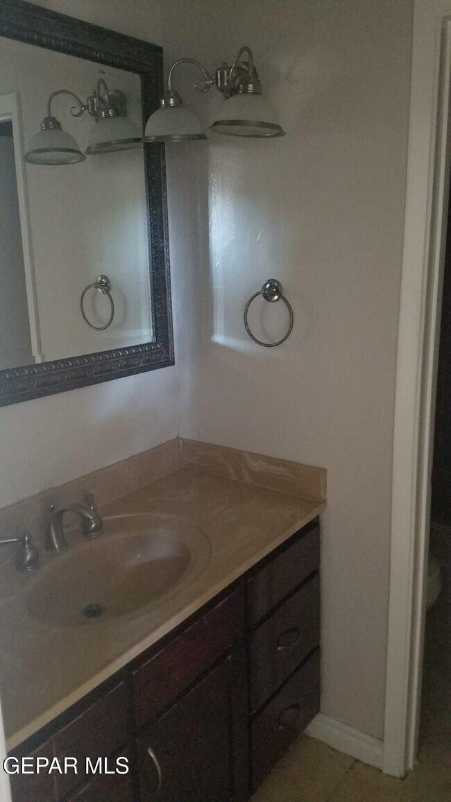 Photo - 4800 N Stanton St Unit 9