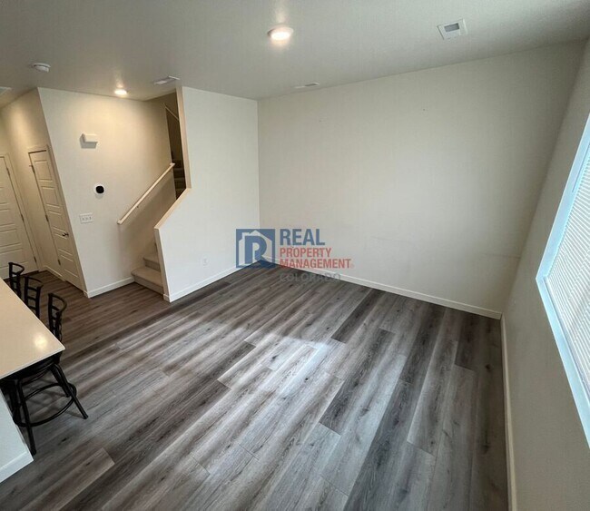 Photo - 503 S Rollie Ave