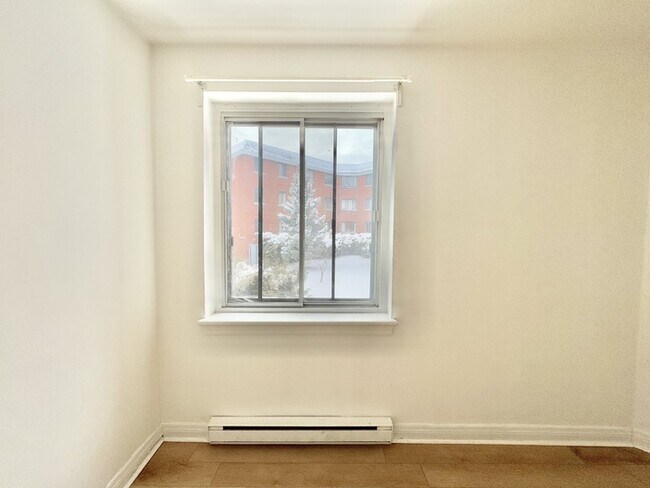 Photo - 345 Bd Graham