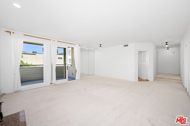 Photo - 1808 Manning Ave Unidad 103