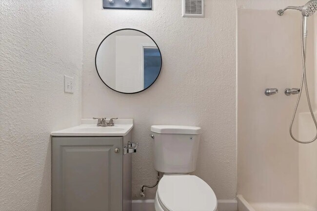 Photo - 3927 Haywood St Unit #2