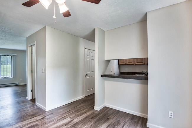 Photo - Forrest Bluff Apartments